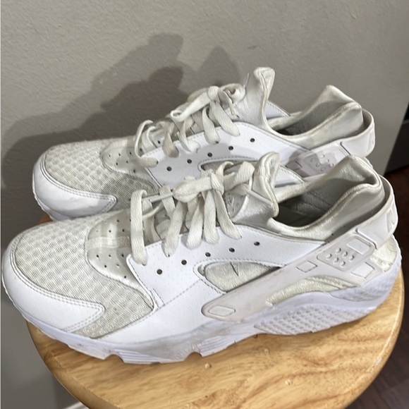 Nike - Picture 3 of 3